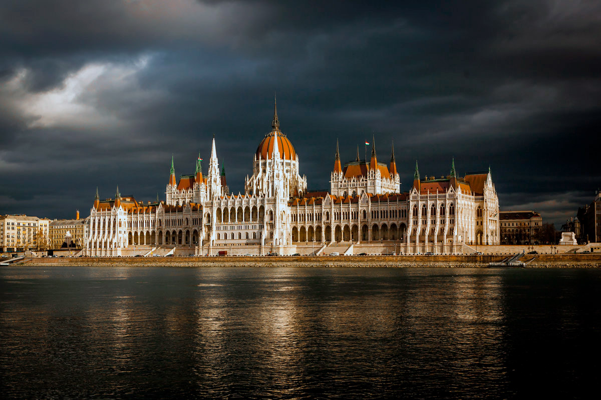 Резиденция парламента Венгрии на берегу Дуная